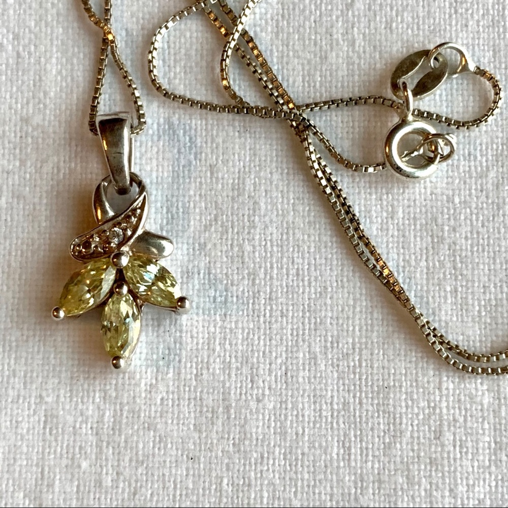 Vintage Dainty Sterling Silver & Peridot Necklace